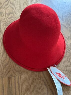 Red Hat Society Handmade SCALA RED 100% wool 6 way